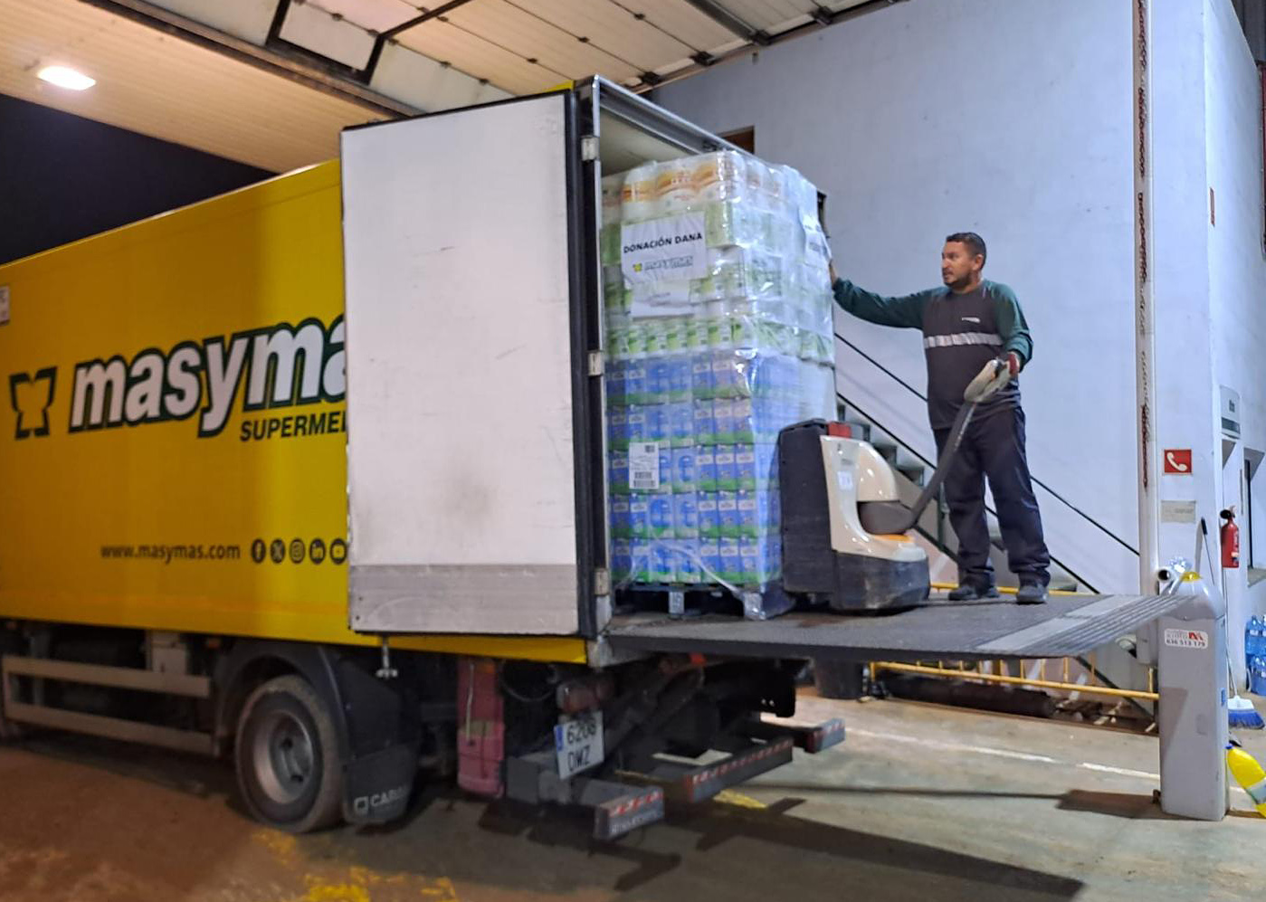 Masymas Supermercados (Juan Fornés Fornés S.A.) envía cuatro camiones de provisiones a la zona afectada por la DANA en Valencia
